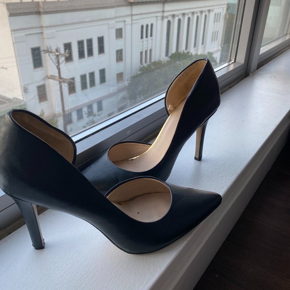 Black Leather Pointed Toe Heeled Pump